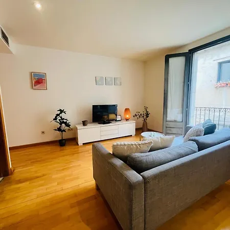 Two Bedroom Behind The Rambla Apartament Girona