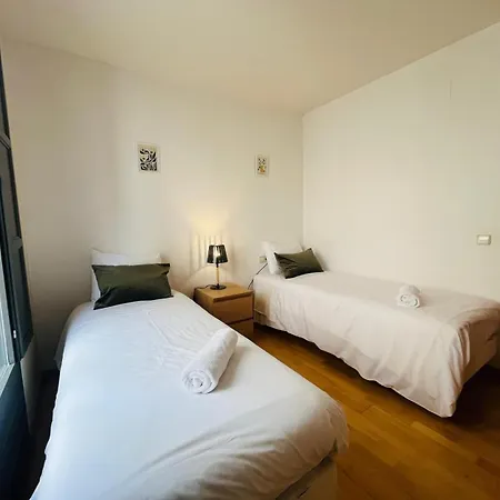 Two Bedroom Behind The Rambla Apartament Girona